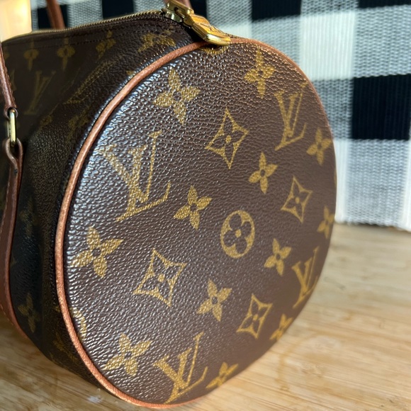 Authentic Louis Vuitton Papillon with certification - Picture 7 of 13
